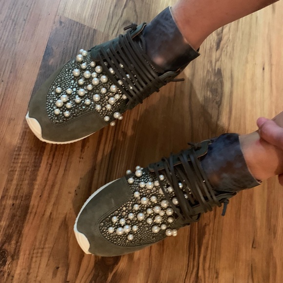 BUY OR TRADE Sneakers - Pearl Esseutesse Size 9 US - Picture 7 of 8